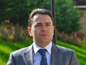 Anar Nəcəfli: “Sizə görə digərlərinin övladları niyə əziyyət çəkməlidir?”