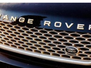 “Range Rover” Azərbaycan qanunlarını pozur — FOTO