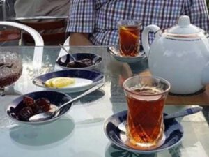 Bakıda çayxanada dəhşətli cinayət – ANASINI ÖLDÜRDÜ