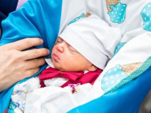 Daha bir şəhidin övladı dünyaya gəlib – FOTO