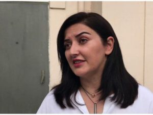Məhkəmə xanım vəkilin fəaliyyətinə xitam verdi