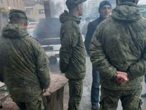 Rusiyalı hərbçilər Qazaxla sərhəddə nə edir?