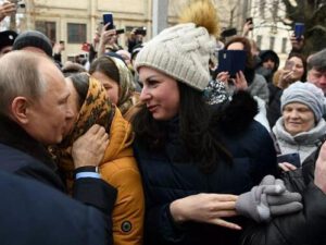 Putinə evlənmə təklifi edən qadın: Təəssüf ki…