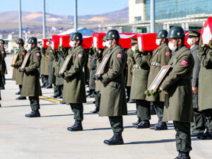 Helikopter qəzasında şəhid olan 11 əsgərlə vida mərasimi – Fotolar