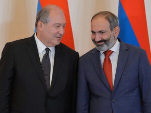 “Nikol Paşinyan türkdür”, “prezident Armen Sərkisyan Bakıda olub” – Ermənistanda əsl əcinnə ovu başlayıb