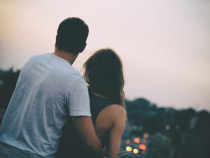 Doqquz aylıq hamilə qadına ərinin dəhşətli işgəncələri… – Şok təfərrüat