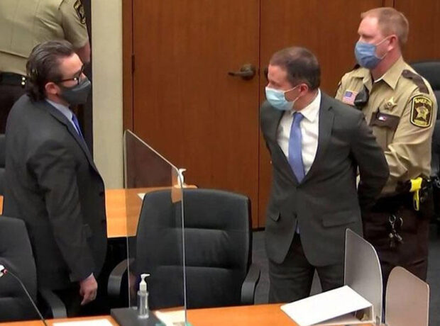 Corc Floydun ölümündə təqsirləndirilən sabiq polis zabiti ciddi rejimli həbsxanaya köçürülüb Corc Floydun ölümündə təqsirləndirilən sabiq polis zabiti ciddi rejimli həbsxanaya köçürülüb