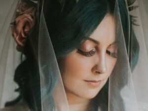 Toy möcüzəsi: iflic gəlin qəflətən ayağa durdu, hamı şoka düşdü – FOTO