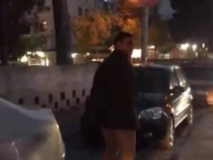 “Xudayar çoxdandır təzə mahnı buraxmır” deyən şəxs döyüldü – VİDEO