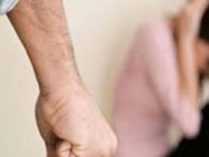 Ərinin döydüyü qadın İNTİHAR ETDİ