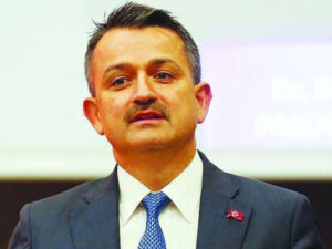 Türkiyədə içərisində nazirin olduğu təyyarə qəza enişi edib