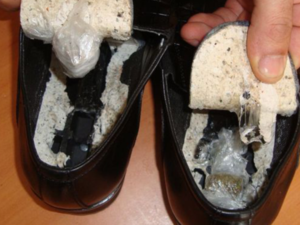 Azərbaycanda qadının şok cinayəti üzə çıxdı – Ayaqqabının dabanında… – FOTO