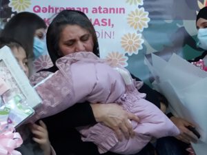 Şəhid Kamran Kazımovun qız övladı dünyaya gəlib – FOTOLAR