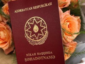 Bakıda İLGİNC OLAY: Bu gün evləndilər, nikah şəhadətnamələri “Nargilə”nin yanında…