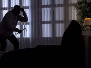 Gəncədə evdən 18 000 manatlıq oğurluq