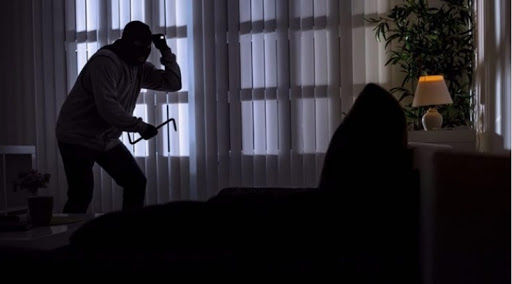 Gəncədə evdən 18 000 manatlıq oğurluq Gəncədə evdən 18 000 manatlıq oğurluq