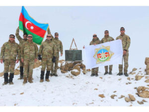 DTX əməkdaşları “Heydər zirvəsi”nə yürüş təşkil edib – FOTO