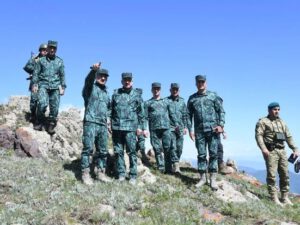 Prezidentin köməkçisi və DSX rəisi Ermənistanla sərhəddə getdi – FOTO