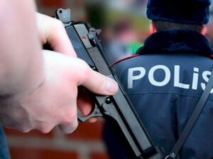 Atəşə məruz qalan polisin barmağı amputasiya olundu