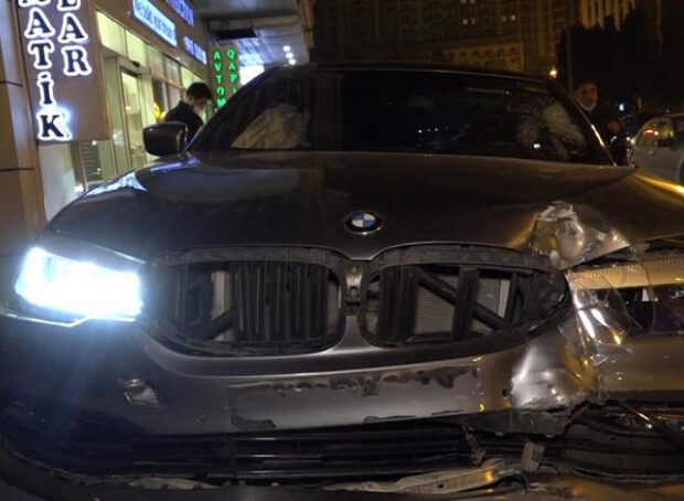 3-ü qadın olmaqla, 4 piyadanı maşın vurdu: BİRİ YERİNDƏ KEÇİNDİ – FOTO 3-ü qadın olmaqla, 4 piyadanı maşın vurdu: BİRİ YERİNDƏ KEÇİNDİ – FOTO