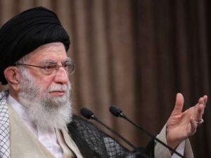 İran ŞOKDA: Ali dini lider barəsində həbs qərarı verildi