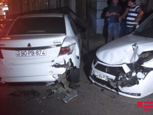 Bakıda avtomobilin təkərinin çıxması qəzaya səbəb oldu – FOTO