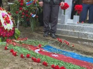 Köçkünlərin başqa rayonlardakı məzarları Qarabağa aparıla bilər? – AÇIQLAMA