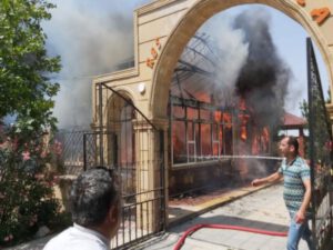 SON DƏQİQƏ: Azərbaycanda məşhur restoran yanır – FOTO