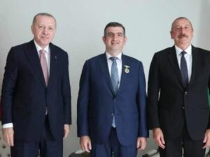 İlham Əliyev Haluk Bayraktarı “Qarabağ” ordeni ilə təltif etdi – FOTO