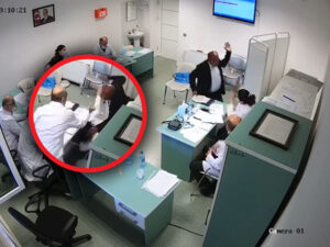 Azərbaycanda saxta əlilliyi ifşa olunan “müharibə əlili” həkimi döydü – ANBAAN VİDEO
