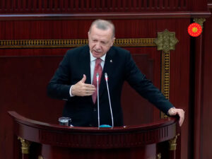 Türkiyə Prezidenti məcburi köçkünlərə çağırış edib