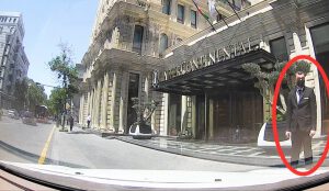 Otel işçisindən jurnalistə təhdid:Baş idarəyə zəng edim?…