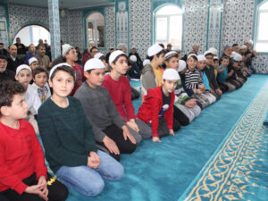 14 yaşa qədər uşaqlarla bağlı məscidlərdə tətbiq olunan qadağa LƏĞV EDİLDİ