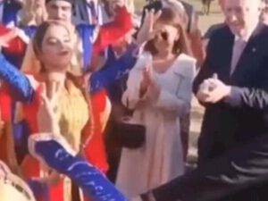 İlham Əliyev Cıdır düzündə rəqs etdi – Video