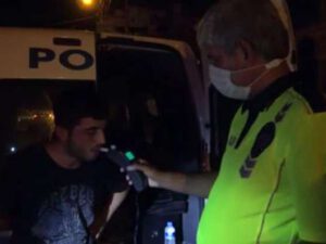 Böyük cəzaya məruz qalan sürücü ilə polis arasında maraqlı dialoq – VİDEO