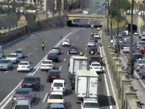 Bakının Heydər Əliyev prospektində yol qəzası baş verib