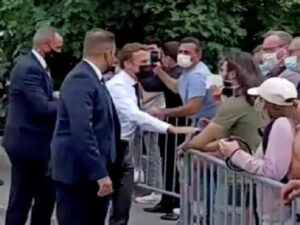 Makrona sillə vuran şəxsin evindən görün nələr çıxdı – FOTO