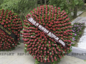 Prezident və xanımı akademik Çingiz Qacarın dəfn mərasiminə əklil göndərib