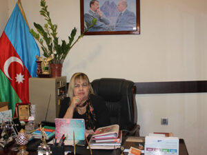 Tanınmış xanım vəkil məhkəmə zalında həbs edildi