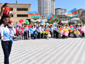 Bu gün məktəblərdə “Son zəng”dir