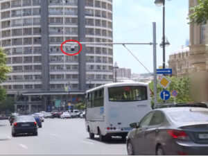 Bakı Nəqliyyat Agentliyinin sürücüləri kameralarla cərimələməsi qanunsuzdur – Ekspertdən açıqlama – VİDEO