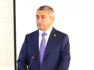 İcra başçısı deputatın xalası oğlunu vəzifəyə təyin etdi