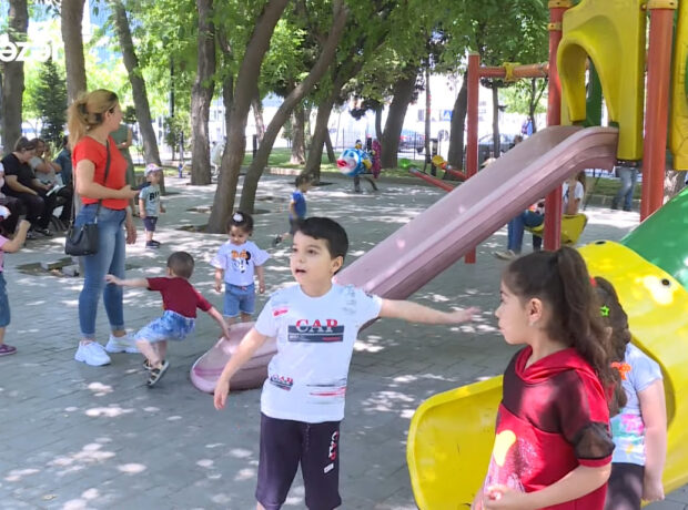Bakıda yerləşən bu parkda insanların həyatı üçün təhlükə var – VİDEO Bakıda yerləşən bu parkda insanların həyatı üçün təhlükə var – VİDEO