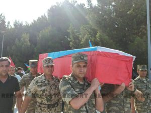 Laçında şəhid olan hərbçilər dəfn edilib