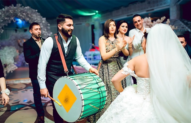 Toyda bu şəxslər maska taxmayacaq Toyda bu şəxslər maska taxmayacaq