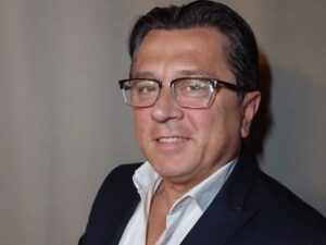 İqor Tenetko: “Makron siyasətçi deyil. O, erməni tələsinə düşüb”