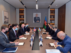 Ceyhun Bayramov ABŞ Dövlət Katibinin köməkçisi ilə Qarabağdan danışdı