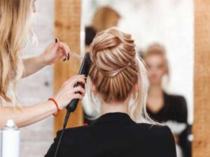 Bərbərxana və gözəllik salonları ilə bağlı YENİ QƏRAR VERİLDİ – RƏSMİ