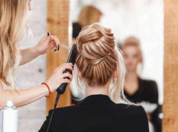 Bərbərxana və gözəllik salonları ilə bağlı YENİ QƏRAR VERİLDİ – RƏSMİ Bərbərxana və gözəllik salonları ilə bağlı YENİ QƏRAR VERİLDİ – RƏSMİ