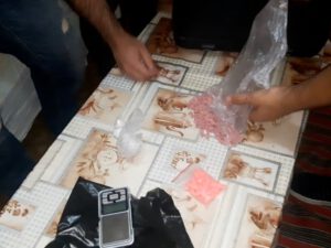 Sosial şəbəkələrdə “patı” satan 9 nəfər saxlanılıb – VİDEO